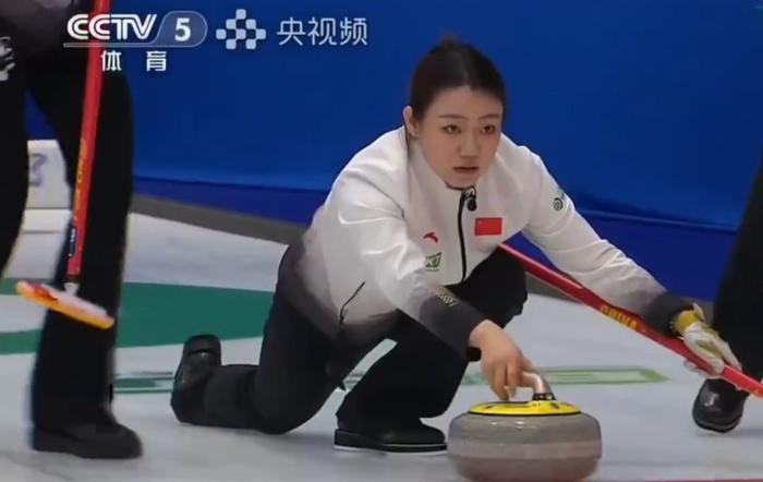 开云-韩雨两掷绝平丹麦，中国队加局决战|冰壶|世界女子冰壶锦标赛|锦标赛|女子|比赛_新浪体育_新浪新闻